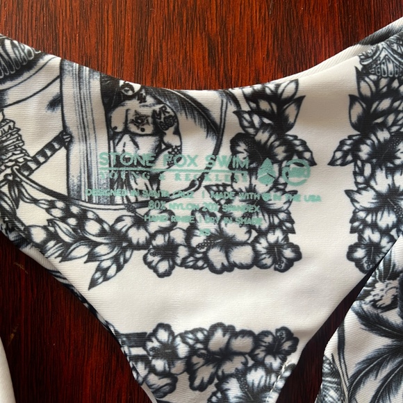 Hawaiian Bikini - Picture 2 of 2